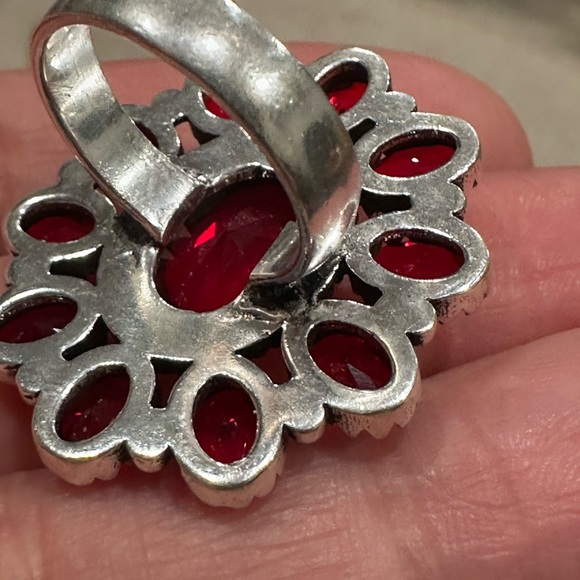Elegant Red Gemstone Sterling Silver ring - Picture 3 of 4